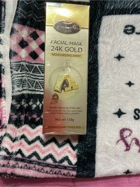 Simply Belle 24K Gold Facial Mask - Gold Shimmer